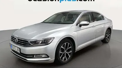 Usado VW Passat Advance 150 CV (110 kW) 2015 Gris plata Berlina