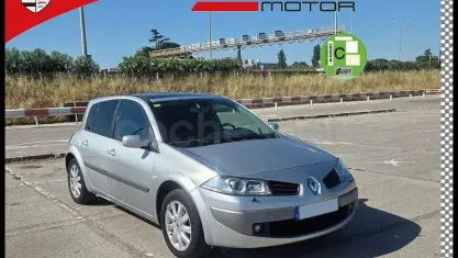 Usado Renault Mégane Extreme 111 CV (81 kW) 2007 Gris / plata Berlina