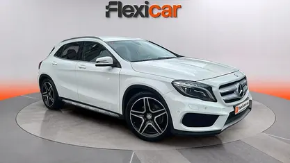 Usado Mercedes GLA220 AMG line 177 CV (130 kW) 2016 Blanco SUV