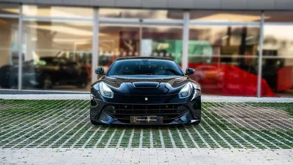 Usado Ferrari F12 741 CV (545 kW) 2015 Negro Coupe