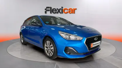 Usado Hyundai i30 GO! 120 CV (88 kW) 2018 Azul Berlina