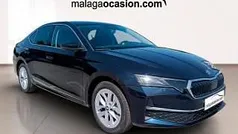 Azul Nuevo 2025 Skoda Octavia Selection Berlina | 30.400 € (Precio justo)