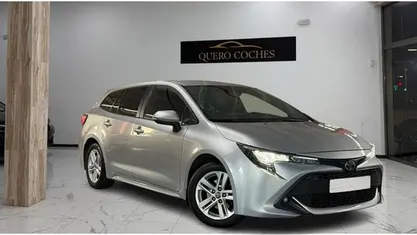 Usado Toyota Corolla Active 122 CV (89 kW) 2021 Plateado Familiar
