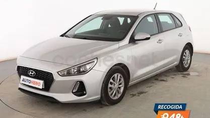 Usado Hyundai i30 95 CV (69 kW) 2017 Gris Berlina