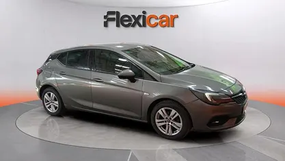 Usado Opel Astra S 105 CV (77 kW) 2019 Marrón Berlina