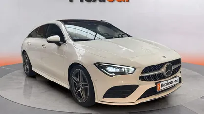 Usado Mercedes CLA200 Shooting Brake 165 CV (121 kW) 2021 Blanco Familiar