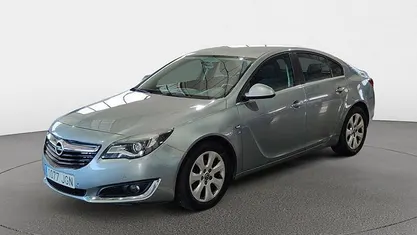 Gris plata Usado 2015 Opel Insignia Selective Berlina | 8190 € (Buen precio)