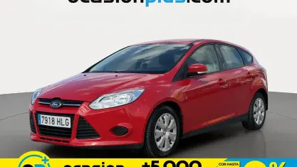 Usado Ford Focus Trend 95 CV (69 kW) 2012 Rojo Utilitario