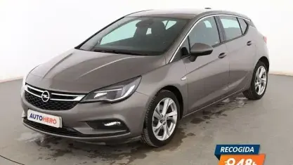 Usado Opel Astra Dynamic 110 CV (80 kW) 2017 Gris Berlina