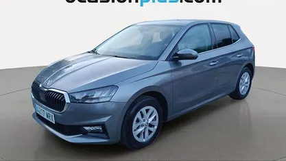 Gris Usado 2024 Skoda Fabia Selection Utilitario | 14.628 € (Buen precio)
