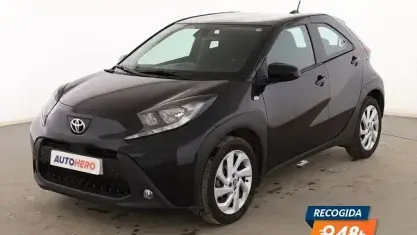 Usado Toyota Aygo X Play 72 CV (52 kW) 2022 Negro SUV