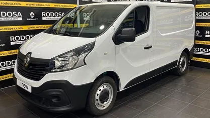 Usado Renault Trafic 115 CV (84 kW) 2015 Blanco Monovolumen
