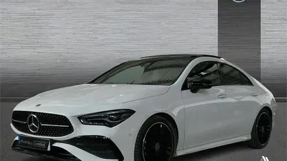 Usado 2025 Mercedes CLA200 AMG line Berlina | 40.990 € (Precio justo)
