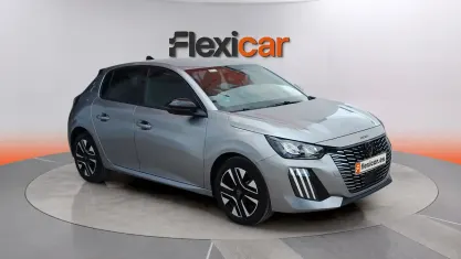 Usado Peugeot 208 Allure 101 CV (74 kW) 2025 Gris Utilitario
