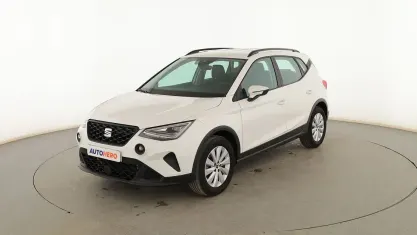 Usado Seat Arona Style 110 CV (80 kW) 2021 Blanco SUV