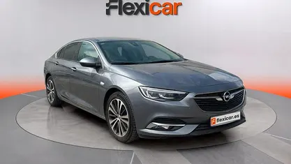 Usado Opel Insignia Innovation 136 CV (100 kW) 2020 Gris Berlina