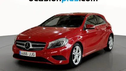 Usado Mercedes A200 Urban 136 CV (100 kW) 2015 Rojo Utilitario