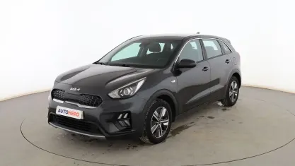Używany Kia Niro 141 KM (103 kW) 2022 Szary SUV