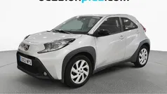 Gris Usado 2024 Toyota Aygo Play Utilitario | 14.091 € (Precio justo)
