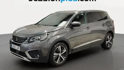 Usado Peugeot 5008 Allure 130 CV (95 kW) 2019 Gris plata SUV