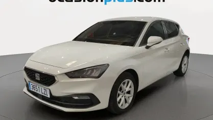 Używany Seat Leon Style 110 KM (80 kW) 2022 Biały Hatchback