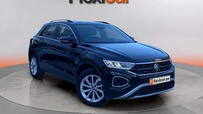 Usado VW T-Roc Life 150 CV (110 kW) 2023 Negro SUV