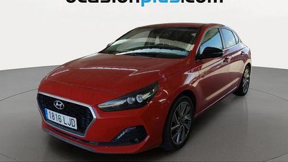 Usado Hyundai i30 136 CV (100 kW) 2020 Rojo Utilitario