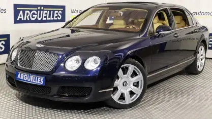 Usado Bentley Continental Flying Spur 560 CV (411 kW) 2005 Azul Berlina