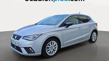 Usado Seat Ibiza FR 110 CV (80 kW) 2023 Gris plata Utilitario