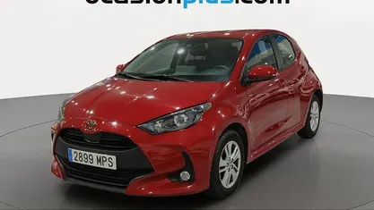 Usado Toyota Yaris Edition 125 CV (91 kW) 2024 Rojo Utilitario