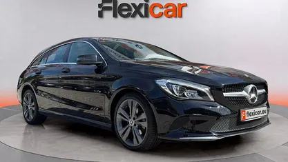 Usado Mercedes CLA180 Shooting Brake 122 CV (89 kW) 2018 Familiar