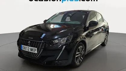 Usado Peugeot 208 Allure 102 CV (75 kW) 2023 Negro Utilitario