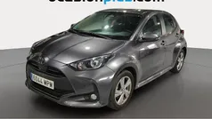 Gris Usado 2024 Toyota Yaris Hybrid Active Utilitario | 17.682 € (Precio justo)