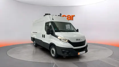 Usado Iveco Daily 156 CV (114 kW) 2023 Blanco Van