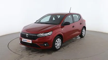 Usado Dacia Sandero Essentiel 91 CV (66 kW) 2021 Rojo Utilitario