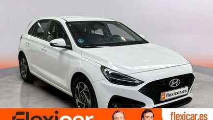Usado Hyundai i30 120 HP (88 kW) 2024 Branco Sedan