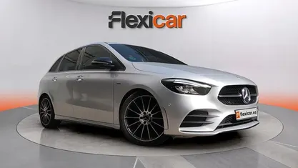 Gris Usado 2021 Mercedes B180 Monovolumen | 20.790 € (Buen precio)