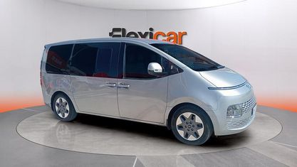 Begagnad Hyundai Staria 177 HK (130 kW) 2022 Grå Minibuss