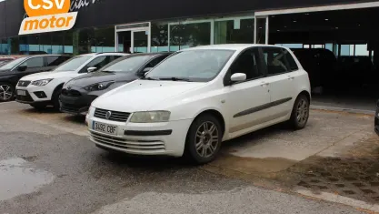Usado Fiat Stilo Dynamic 115 CV (84 kW) 2002 Blanco Berlina