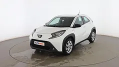 Blanco Usado 2022 Toyota Aygo X Play SUV | 17.199 € (Precio justo)