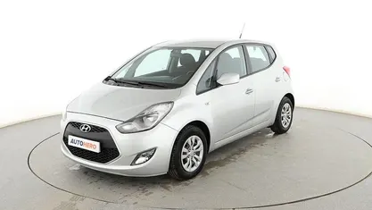 Usado Hyundai ix20 Comfort 90 CV (66 kW) 2016 Gris Utilitario