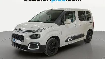Käytetty Citroën Berlingo Shine 102 HP (75 kW) 2020 Peessi Tila-auto