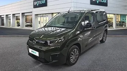 Käytetty Citroën Berlingo 102 HP (75 kW) 2025 Vihreä Tila-auto