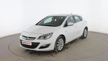 Blanco Usado 2013 Opel Astra Excellence Utilitario | 9399 € (Precio justo)