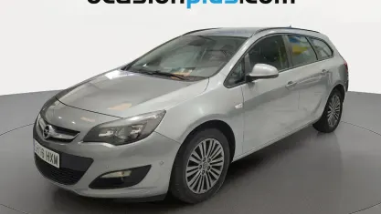 Usado Opel Astra Excellence 110 CV (80 kW) 2014 Gris plata Familiar