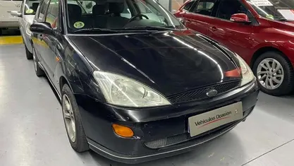 Usado 2001 Ford Focus Trend | 2650 €