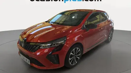 Usado Renault Clio Techno 91 CV (66 kW) 2023 Rojo Utilitario