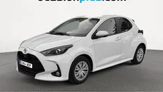 Blanco Usado 2023 Toyota Yaris Active Utilitario | 14.228 € (Precio justo)
