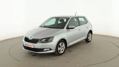 Usado Skoda Fabia Ambition 95 CV (69 kW) 2018 Plata Berlina