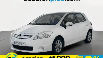Usado Toyota Auris Active 90 CV (66 kW) 2011 Blanco Utilitario